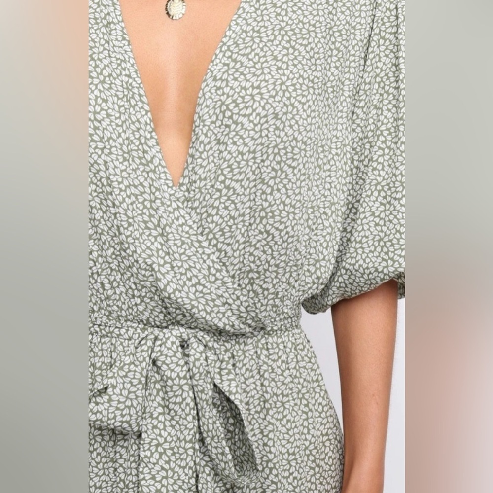 nwt Petal + Pup Hadyn maxi Dress - Green leaf print - belted XXL - Picture 4 of 5